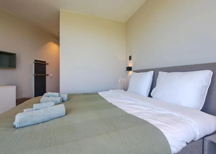 2 Bedroom Amazing In 別荘 *